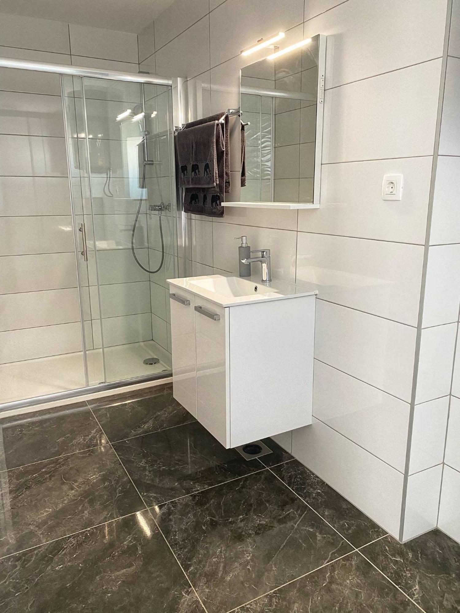 Apartmani Grgic On The Adress Branka Fucica 96 Malinska Exterior foto